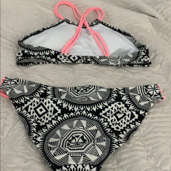 Bundle 3 $7 items for $15!! - Picture 2 of 2